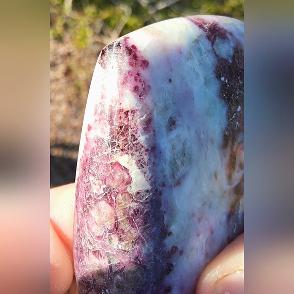 Stunning Pink Tourmaline Carved Puffy Heart - Picture 13 of 14